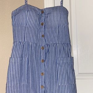 I am selling a beautiful dress!
